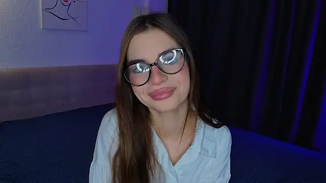 LauraHansil online show from May 2026 07:07:02 PM