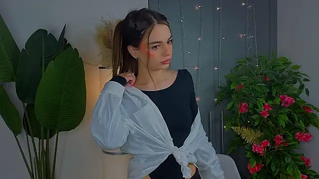 LauraHansil online show from March 2026 07:52:02 PM