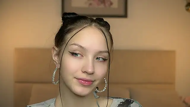 VetaManhardt online show from November 2025 08:23:02 PM