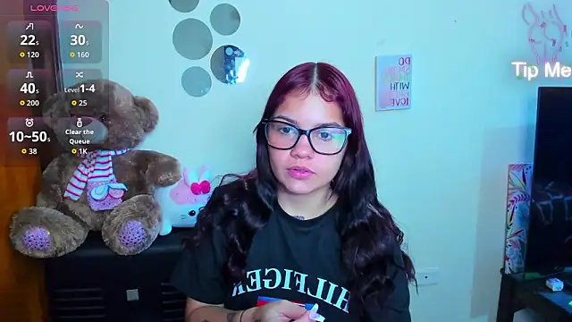 Snapshot of Emma_boo chatting on February 2026 04:18:02 PM Emma boo online show from February 2026 04:18:02 PM