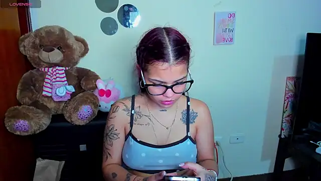 Emma boo online show from April 2026 11:51:01 PM