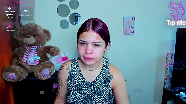 Emma boo online show from April 2026 04:46:02 PM