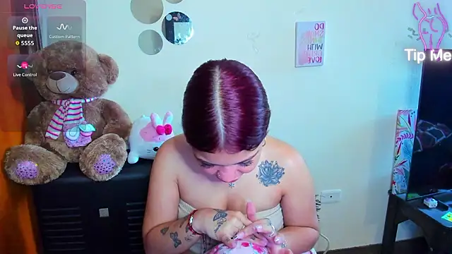 Snapshot of Emma_boo chatting on February 2026 03:36:01 PM Emma boo online show from February 2026 03:36:01 PM