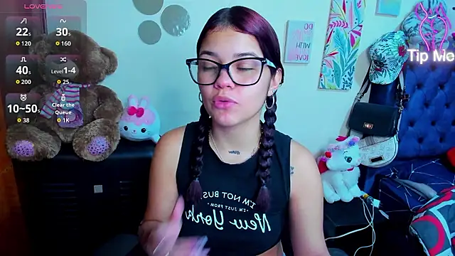 Snapshot of Emma_boo chatting on February 2026 02:37:02 PM Emma boo online show from February 2026 02:37:02 PM