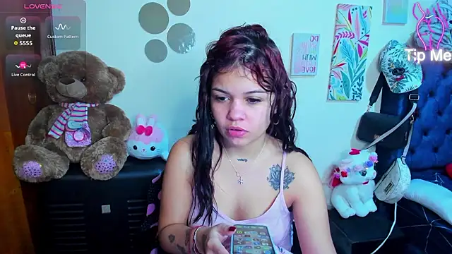 Snapshot of Emma_boo chatting on February 2026 03:07:01 PM Emma boo online show from February 2026 03:07:01 PM