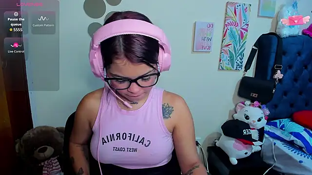 Emma boo online show from November 2025 03:05:02 PM