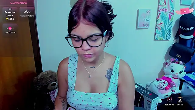 Emma boo online show from November 2025 07:18:02 PM