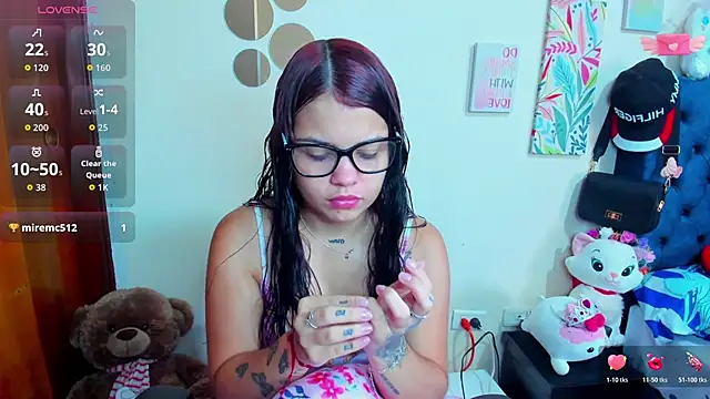 Emma boo online show from November 2025 04:06:02 PM