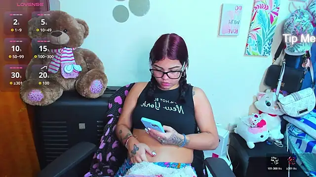 Emma boo online show from December 2025 05:58:02 PM