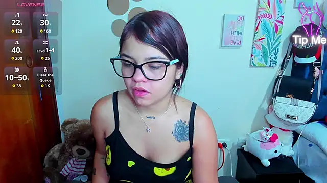 Emma boo online show from December 2025 04:09:02 PM