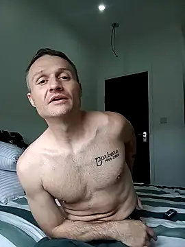 Caliguy36 online show from November 2025 02:43:02 PM