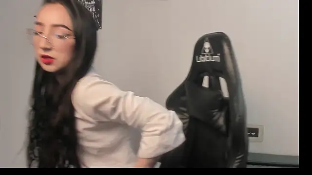 LindsayWild online show from November 2025 06:44:02 PM