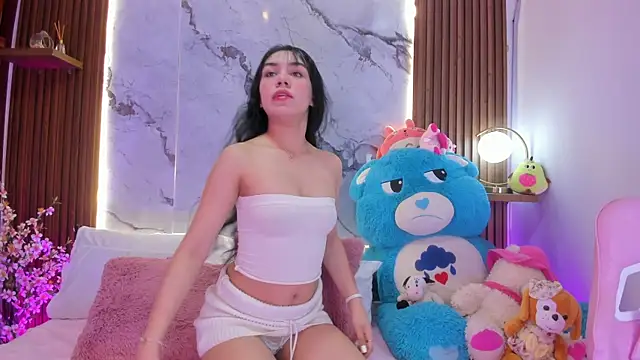 aurora rousse online show from November 2025 03:11:01 AM