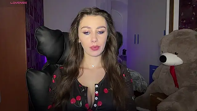 Snapshot of SweetCherry__N chatting on November 2025 10:24:01 PM SweetCherry N online show from November 2025 10:24:01 PM