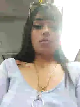 Moon And Sunn online show from November 2025 01:50:01 AM