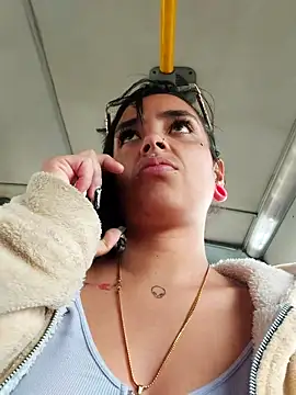 Moon And Sunn online show from November 2025 06:08:02 PM