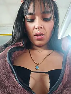 Moon And Sunn online show from November 2025 04:22:01 PM