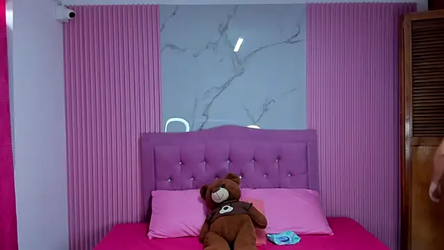 Missy 22 online show from November 2025 03:02:01 PM