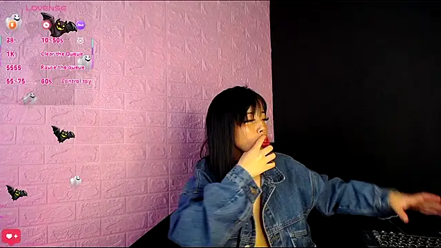 Princess Mia1126 online show from November 2025 03:38:02 AM