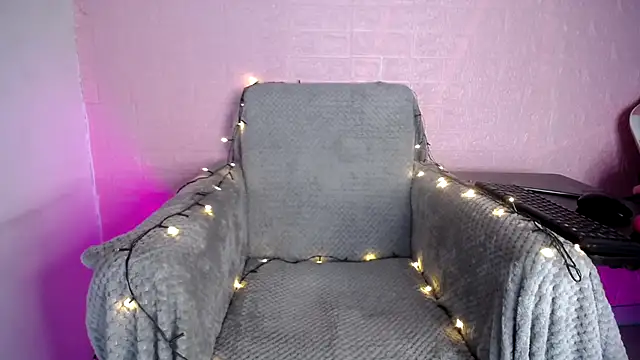 Princess Mia1126 online show from December 2025 02:24:01 AM