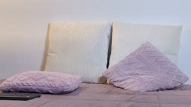 Naomidelavega1 online show from February 2026 01:23:02 AM