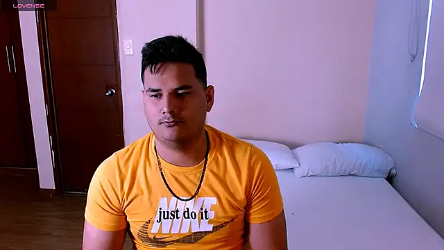 Snapshot of KingMoreno1 chatting on October 2025 12:58:02 PM KingMoreno1 online show from October 2025 12:58:02 PM