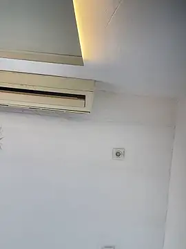 sabrinaneves online show from February 2026 04:25:01 PM