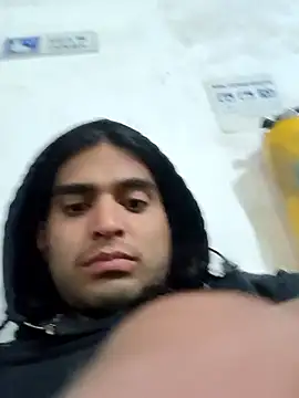 yuhenthr online show from November 2025 04:41:01 AM