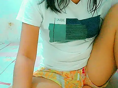 Snapshot of nhicole4u chatting on November 2025 12:53:02 PM nhicole4u online show from November 2025 12:53:02 PM