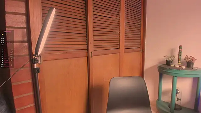 estmonnn online show from November 2025 03:26:01 PM