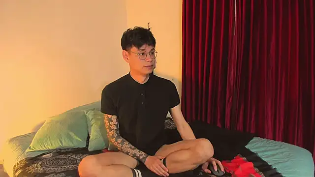 estmonnn online show from November 2025 11:52:02 PM