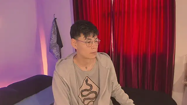 estmonnn online show from November 2025 09:19:01 PM