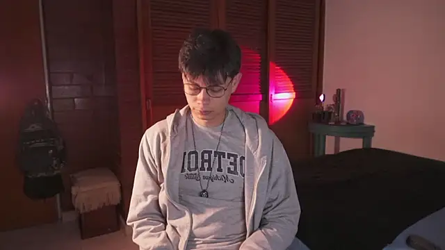 estmonnn online show from March 2026 11:49:01 PM