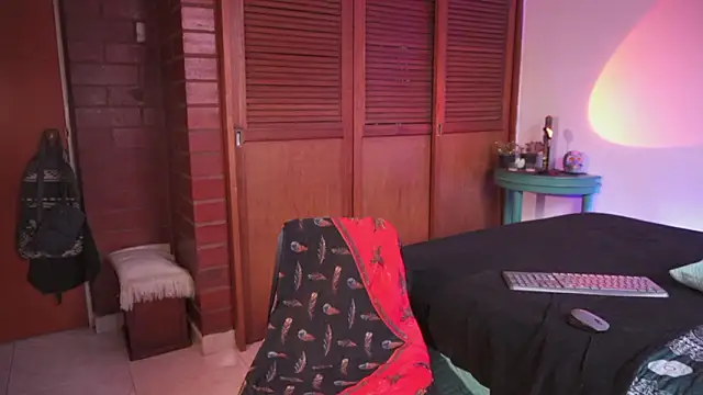 estmonnn online show from February 2026 10:09:02 PM