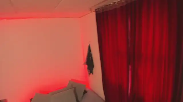 estmonnn online show from November 2025 09:59:02 PM