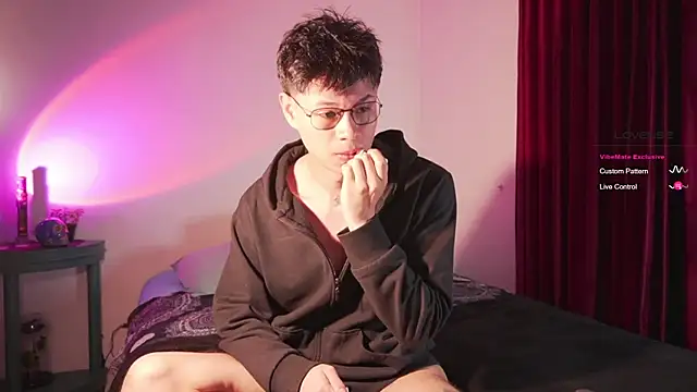 estmonnn online show from April 2026 02:58:01 AM