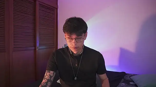 estmonnn online show from February 2026 12:52:02 AM