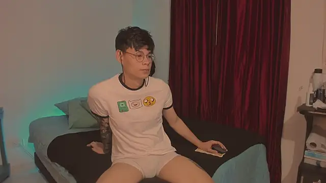 estmonnn online show from December 2025 11:17:02 PM