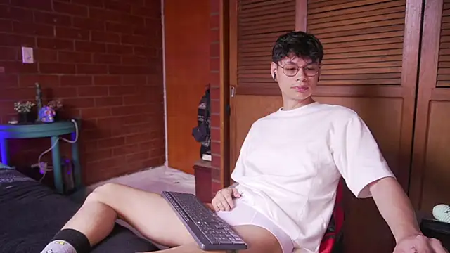 estmonnn online show from January 2026 01:59:01 PM