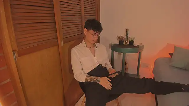 estmonnn online show from November 2025 12:11:02 AM