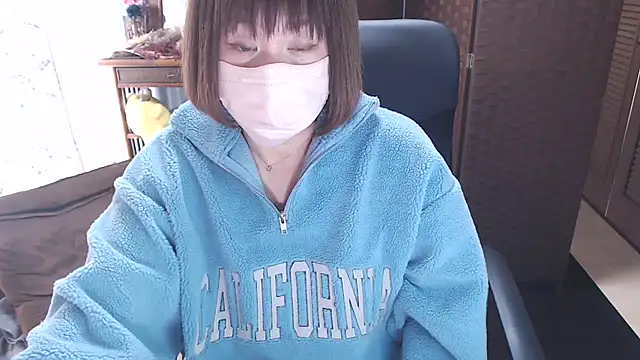 YUNONNON online show from January 2026 02:18:02 AM