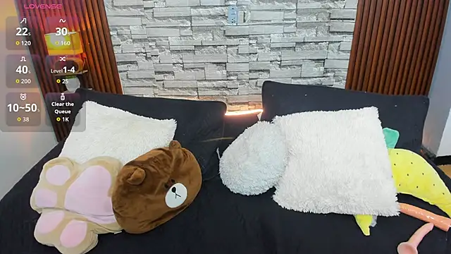 Snapshot of melody_velvet chatting on October 2025 04:00:01 AM melody velvet online show from October 2025 04:00:01 AM