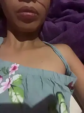 hottiebabe23 online show from December 2025 01:21:01 PM