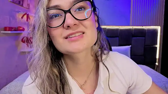 Im-Lola online show from November 2025 08:02:01 PM