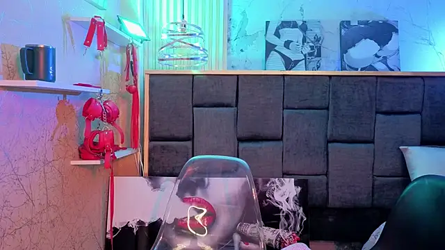 Im-Lola online show from February 2026 09:44:02 AM