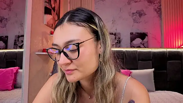 Im-Lola online show from January 2026 08:37:01 PM