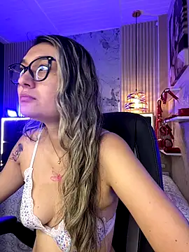 Im-Lola online show from December 2025 09:51:01 PM