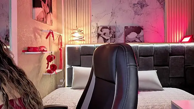 Im-Lola online show from February 2026 11:12:01 PM