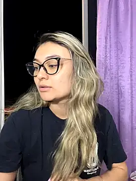 Im-Lola online show from November 2025 09:14:01 AM