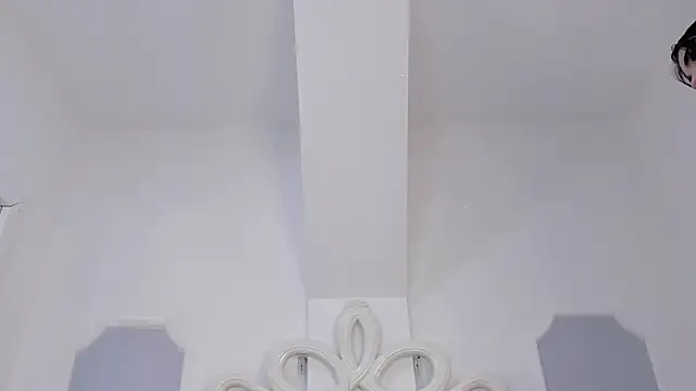 roxana scott1 online show from April 2026 03:47:01 AM